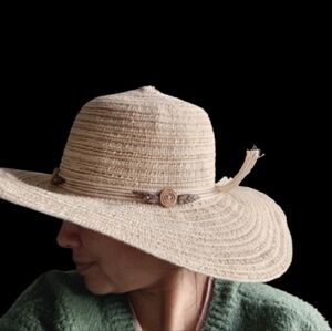 Elegant Tan Straw Hat